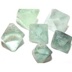 Fluorit grn Kristalle / Oktaeder / Rohsteine - ca. 2,5 - 2,7 cm / ca. 12-14g/St