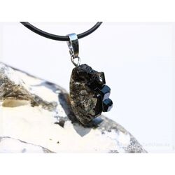 Melanit (Granat-Andradit schwarz) Kristallstufe / Rohstein Anhnger Silberse - AA-Sonderqualitt - Raritt - Handarbeit - ca. 3 cm x 1,3 cm x 1,1 cm