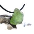 Peridot Kristall- / Rohsteinform gebohrt (Olivin / Chrysolith) - Sonderqualität - ca. 2,2 cm x 2 cm x 1,2 cm