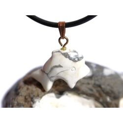 Magnesit Delphin Anhnger se - ca. 2,3 cm x 2 cm x 0,9 cm