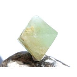 Fluorit gr�n Kristall / Oktaeder / Rohstein - Sonderqualit�t - ca. 3,5 cm x 3,5 cm x 3,4 cm