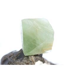 Fluorit gr�n Kristall / Oktaeder / Rohstein - Sonderqualit�t - ca. 3,5 cm x 3,5 cm x 3,4 cm