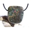 Eklogit Schmuckstein / Scheibenstein gebohrt - Sonderqualität - Rarität - ca. 3,1 cm x 2,8 cm x 1,2 cm