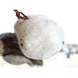 Regenbogenmondstein Schimmer Trommelstein gebohrt (Labradorit wei�) - Sonderqualit�t - ca. 2,9 cm x 2,8 cm x 1,9 cm