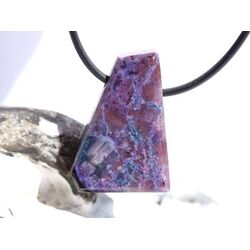 Sugilith mit Richterit XL Schmuckstein Cabochon /...