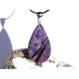 Sugilith mit Richterit XXL Schmuckstein Cabochon /...