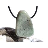 Hydrogrossular (Granat) XL Schmuckstein gebohrt - Sonderqualität - Handarbeit - ca. 3,5 cm x 2,5 cm x 1,4 cm