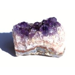 Amethyst Kristallstufe mitteldunkel (Brasilien) - Sonderqualit�t - ca. 5 cm x 3,3 cm x 3,4 cm