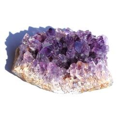 Amethyst Kristallstufe / Ladestufe mitteldunkel (Brasilien) - Sonderqualit�t - ca. 6,5 cm x 3,9 cm x 2,7 cm