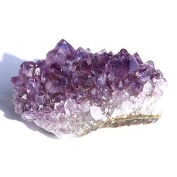 Amethyst-Stufe / Aufsteller mitteldunkel (Uruquai) - Sonderqualitt - ca. 7,8 cm x 4,9 cm x 4,2 cm