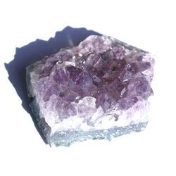 Amethyst Kristallstufe / Ladestufe hell (Brasilien) - Sonderqualit�t - ca. 5,8 cm x 5,5 cm x 2,6 cm