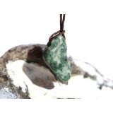 Prasem "Afrikanische Jade" Trommelstein gebohrt - ca. 2,4 cm x 2 cm x 1,2 cm - Sonderpreis wg. Makel -