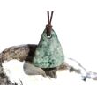 Prasem "Afrikanische Jade" Trommelstein gebohrt - ca. 2,4 cm x 2 cm x 1,2 cm - Sonderpreis wg. Makel -