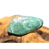 Grünquarz (Fuchsit-Quarz) Trommelstein - Rarität - ca. 3,3 cm x 1,6 cm x 1,5 cm (GKS)