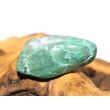 Grünquarz (Fuchsit-Quarz) Trommelstein - Rarität - ca. 3,3 cm x 1,6 cm x 1,5 cm (GKS)