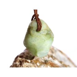 Chrysopras Trommelstein gebohrt - ca. 2,5 cm x 1,9 cm x 1,7 cm
