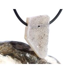 Chalcedon wei� Schmuckstein / Scheibenstein gebohrt - Handarbeit - Sonderqualit�t - ca. 3 cm x 1,7 cm x 0,7 cm - Sonderpreis wg. Makel -