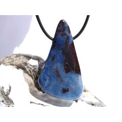 Richterit XXXL Schmuckstein / Scheibenstein gebohrt - Raritt - AA-Sonderqualitt - Unikat - Handarbeit - ca. 5,1 cm x 2,9 cm x 0,8 cm (GKS)