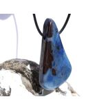 Richterit XXXL Schmuckstein / Scheibenstein gebohrt - Rarität - AA-Sonderqualität - Unikat - Handarbeit - ca. 5,1 cm x 2,9 cm x 0,8 cm (GKS)