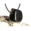 Kimberlit Trommelstein / Schmuckstein gebohrt - Sonderqualität - Rarität - ca. 3 cm x 2,7 cm x 1,6 cm