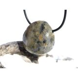 Kimberlit Trommelstein gebohrt - Sonderqualität - Rarität - ca. 2,8 cm x 2,7 cm x 1,7 cm