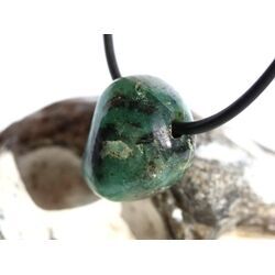 Smaragd Trommelstein gebohrt (Beryll) - Rarit�t - ca. 1,8 cm x 1,5 cm x 1,3 cm