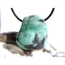 Smaragd Trommelstein gebohrt (Beryll) - Rarit�t - ca. 3 cm x 2,7 cm x 1,7 cm