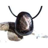 Hypersthen Trommelstein gebohrt - AA-Sonderqualität - ca. 2,9 cm x 2,3 cm x 1,4 cm