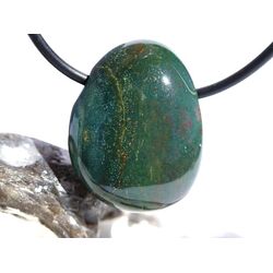 Heliotrop Trommelstein gebohrt - Sonderqualit�t - ca. 2,6 cm x 2,1 cm x 1,1 cm