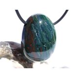 Heliotrop-Moosachat Trommelstein gebohrt - Sonderqualität - ca. 3 cm x 2,3 cm x 1,4 cm