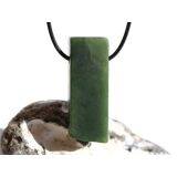 Nephrit-Jade XXL Schmuckstein / Scheibenstein gebohrt matt - Sonderqualität - Handarbeit - ca. 4,9 cm x 1,8 cm x 1 cm