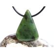 Nephrit-Jade Schmuckstein / Scheibenstein gebohrt - Sonderqualität - Handarbeit - ca. 3,3 cm x 2,5 cm x 0,6 cm
