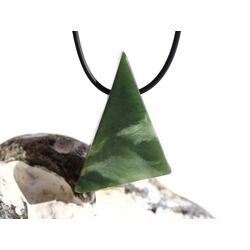 Nephrit-Jade XXL Schmuckstein / Scheibenstein gebohrt matt - Sonderqualitt - Handarbeit - ca. 4,5 cm x 3,1 cm x 1 cm