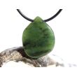 Nephrit-Jade Schmuckstein / Scheibenstein gebohrt - Sonderqualität - Handarbeit - ca. 3 cm x 2,3 cm x 0,5 cm