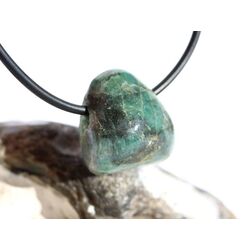 Smaragd Trommelstein gebohrt (Beryll) - Rarit�t - ca. 1,9 cm x 1,7 cm x 1,5 cm - Sonderpreis wg. Makel -