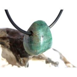 Smaragd Trommelstein gebohrt (Beryll) - Rarit�t - ca. 1,9 cm x 1,7 cm x 1,5 cm - Sonderpreis wg. Makel -