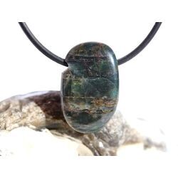 Apatit blau natur Trommelstein / Schmuckstein gebohrt - ca. 2,4 cm x 1,5 cm x 0,7 cm