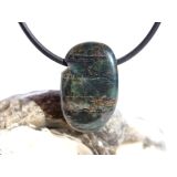 Apatit blau natur Trommelstein / Schmuckstein gebohrt - ca. 2,4 cm x 1,5 cm x 0,7 cm