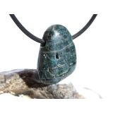 Apatit blau natur Trommelstein gebohrt - ca. 2,2 cm x 1,8...