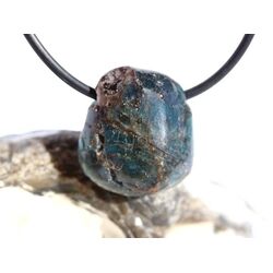 Apatit blau natur Trommelstein gebohrt - ca. 2,1 cm x 1,9...