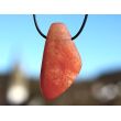 Chalcedon rot (Blutchalcedon) XXXL Schmuckstein / Scheibenstein gebohrt - AA-Sonderqualität - Rarität - Handarbeit - ca. 5,8 cm x 3 cm x 0,7 cm
