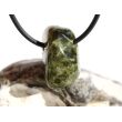Vesuvian grün (Idokras) Trommelstein gebohrt - Rarität - ca. 2,4 cm x 1,4 cm x 1,5 cm (GKS)