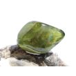 Vesuvian grün (Idokras) Trommelstein - Sonderqualität - Rarität - ca. 2,8 cm x 1,9 cm x 1,2 cm