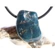 Apatit blau natur Trommelstein gebohrt - ca. 2,3 cm x 1,8 cm x 0,8 cm - Sonderpreis wg. Makel -