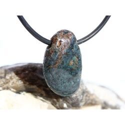 Apatit blau natur Trommelstein gebohrt - ca. 2,3 cm x 1,5 cm x 0,6 cm