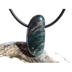 Apatit blau natur Trommelstein gebohrt - ca. 2,7 cm x 1,2 cm x 0,8 cm