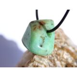 Chrysopras Schmuckstein / Trommelstein gebohrt - ca. 2,3 cm x 2,2 cm x 1,7 cm