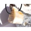 Opalholz / Holzopal / versteinertes Holz opalisiert XL Trommelstein gebohrt - Sonderqualität - ca. 3,9 cm x 3,2 cm x 2,1 cm
