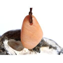 Aprikosencalcit (Calcit apricot) Schmuckstein gebohrt - ca. 3 cm x 2 cm x 1,4 cm