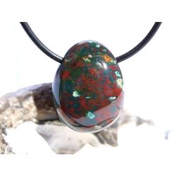 Heliotrop Trommelstein gebohrt - AA-Sonderqualit�t - ca. 2,5 cm x 1,9 cm x 1,3 cm